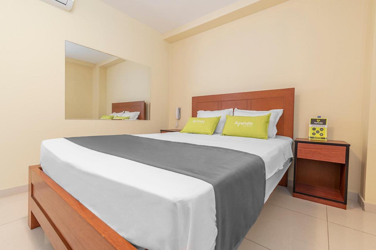 Ayenda Isis Hotel Лима Екстериор снимка